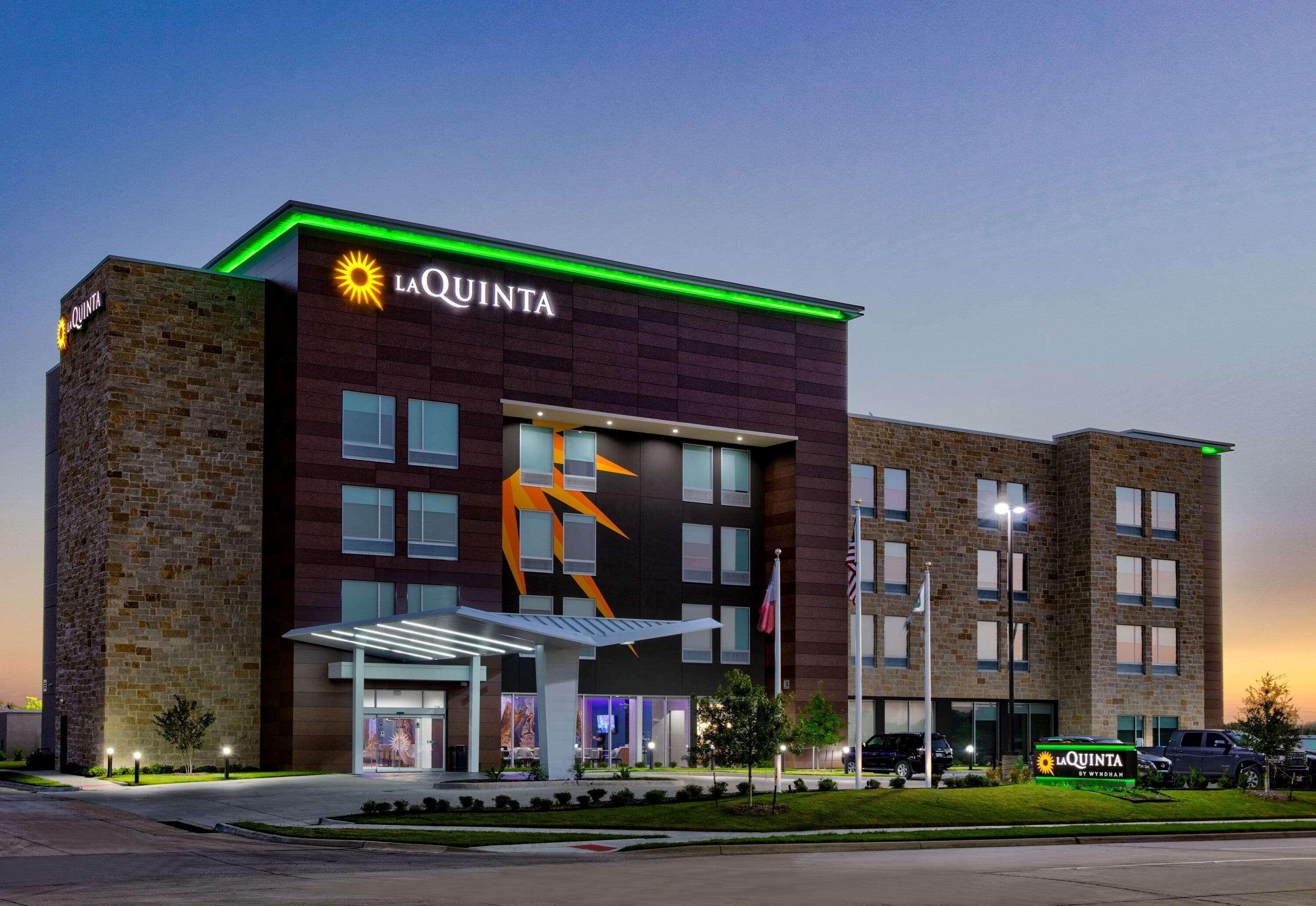 La Quinta Inn & Suites By Wyndham Террелл Экстерьер фото